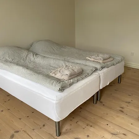 Strømpehuset * Oster Assels